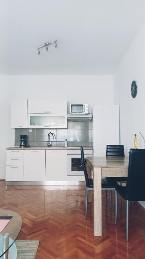 Апартаменти Apartman Dora Пула Екстер'єр фото
