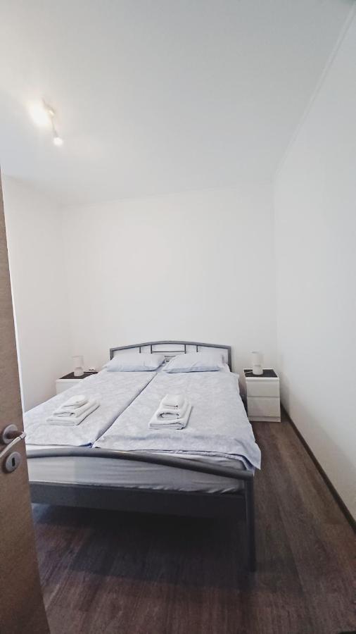 Апартаменти Apartman Dora Пула Екстер'єр фото